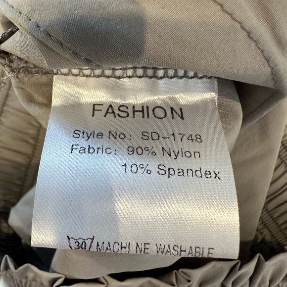 Amazon Women's Gray Wide Leg Pants with White Stripes Size Small NWT - Picture 5 of 5